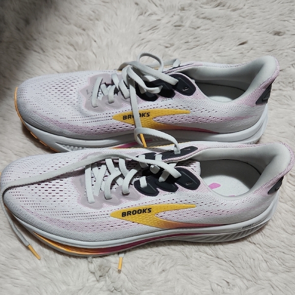 Brooks EUC Ghost Wimens Size 10.5 - Picture 1 of 6
